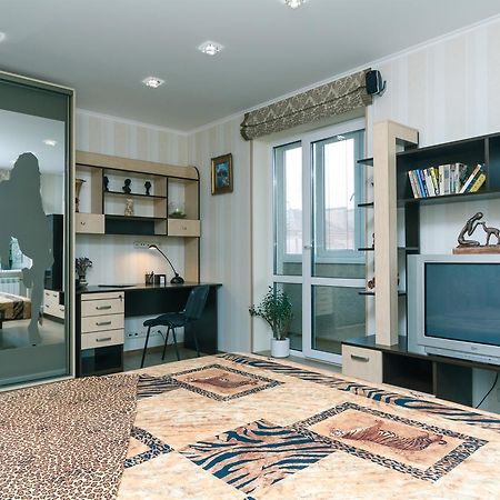 Apartment On Sevastopolska Square Kiev Bagian luar foto