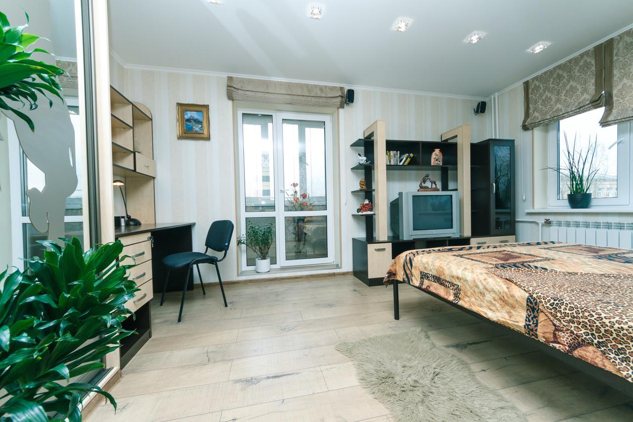 Apartment On Sevastopolska Square Kiev Bagian luar foto
