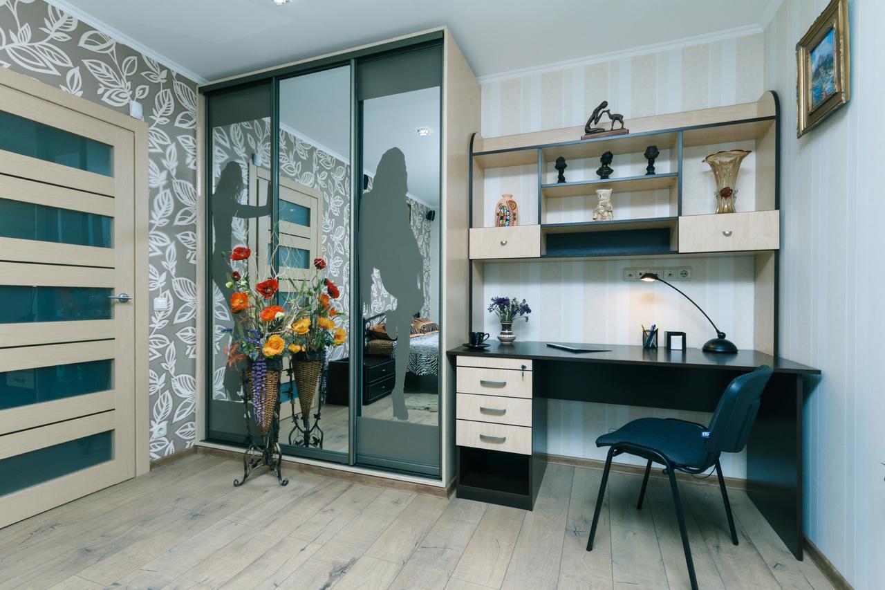 Apartment On Sevastopolska Square Kiev Bagian luar foto