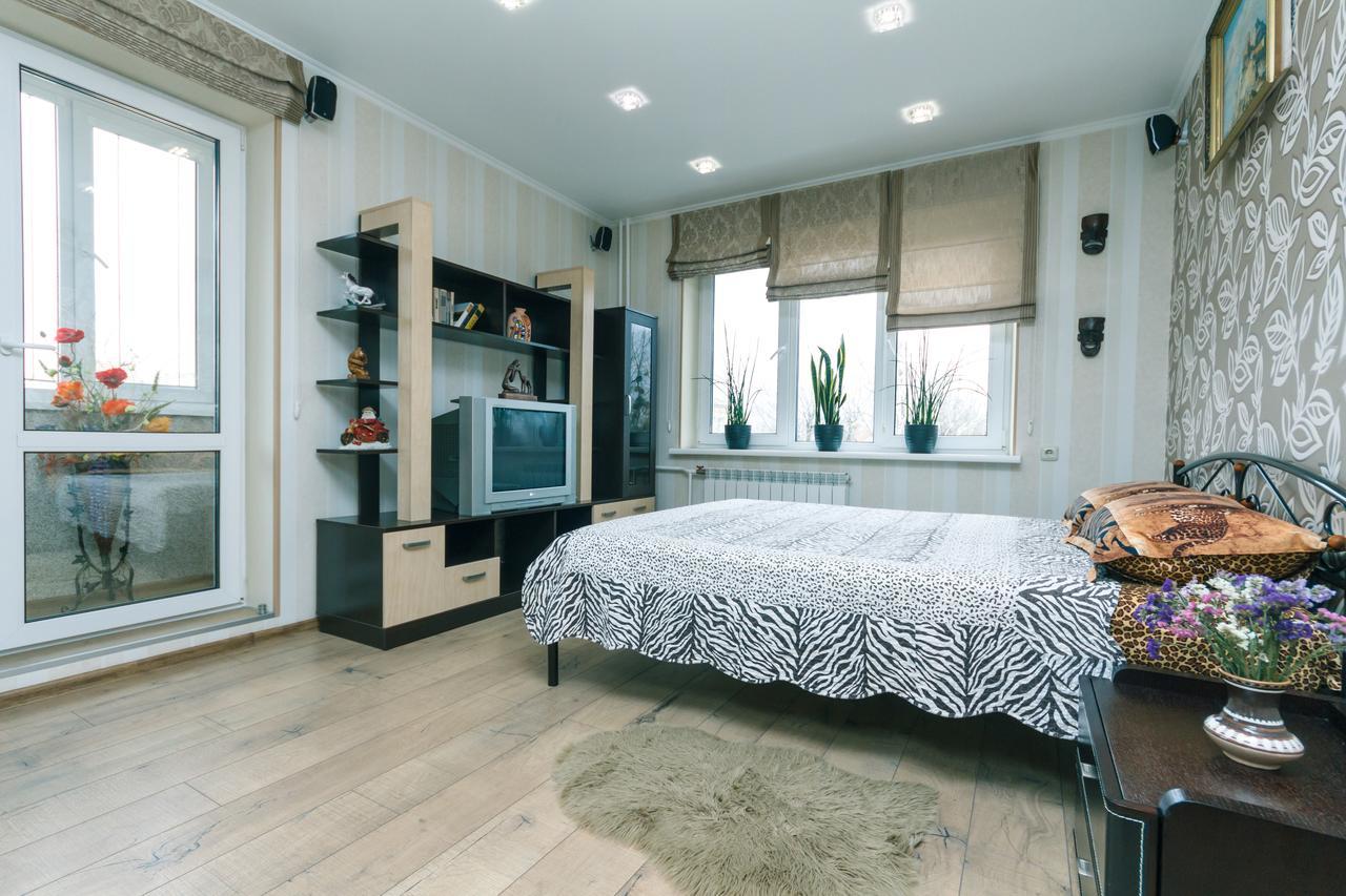 Apartment On Sevastopolska Square Kiev Bagian luar foto