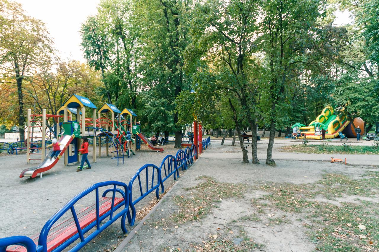 Apartment On Sevastopolska Square Kiev Bagian luar foto